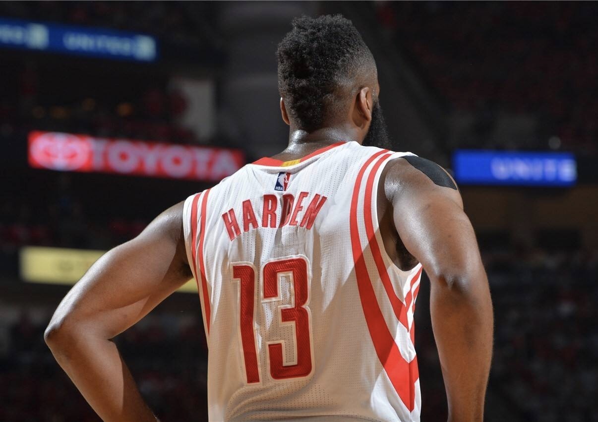 开云体育直播-华夏篮球界掀起轩然大波，球迷狂热相助！的简单介绍