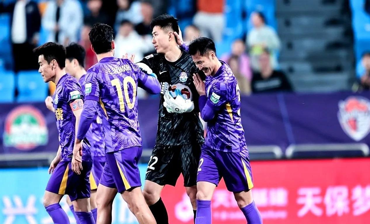 包含北京客场负于天津，关键时刻失误频频，需加强力量的词条