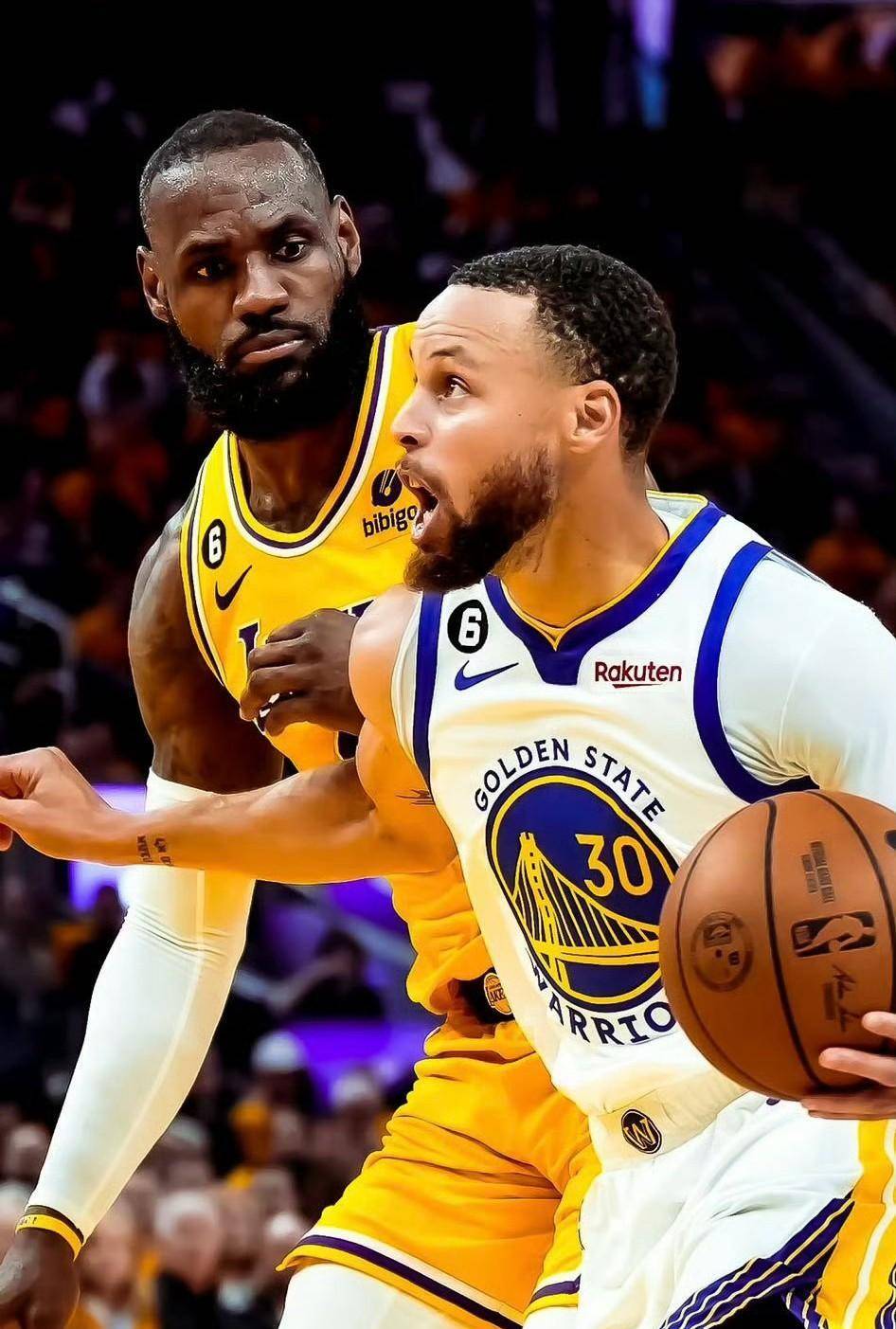 一位篮球巨星在最近的比赛中再次展现实力的简单介绍 一位篮球巨星在最近的比赛中再次展现实力的简单介绍