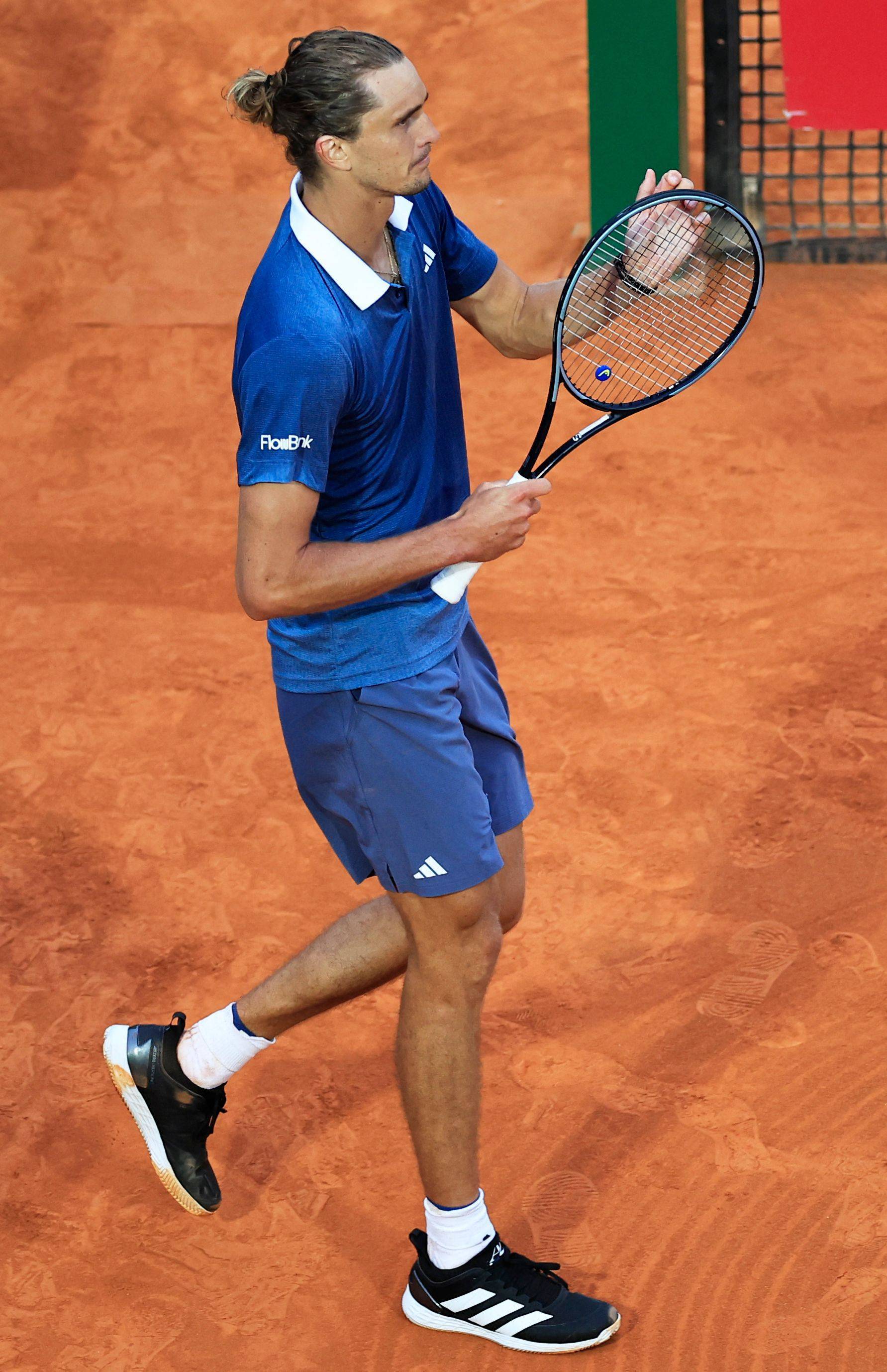 关于西班牙网球队血洗世界网球队,兹维列夫高光表现的信息 关于西班牙网球队血洗世界网球队,兹维列夫高光表现的信息