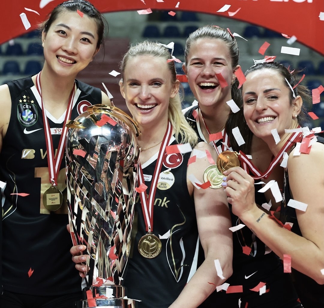 包含土耳其逆转加拿大，阿拉巴爆发神勇的词条