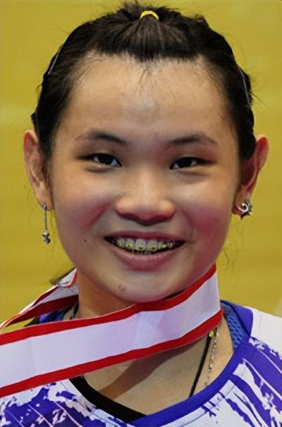 包含英格兰羽毛球队血洗马来西亚羽毛球队，戴资颖送出助攻的词条