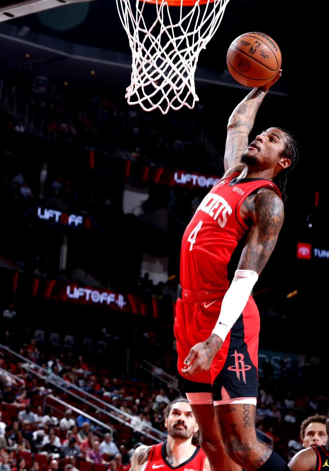 关于火箭横扫鹈鹕，拉文关键制胜的信息