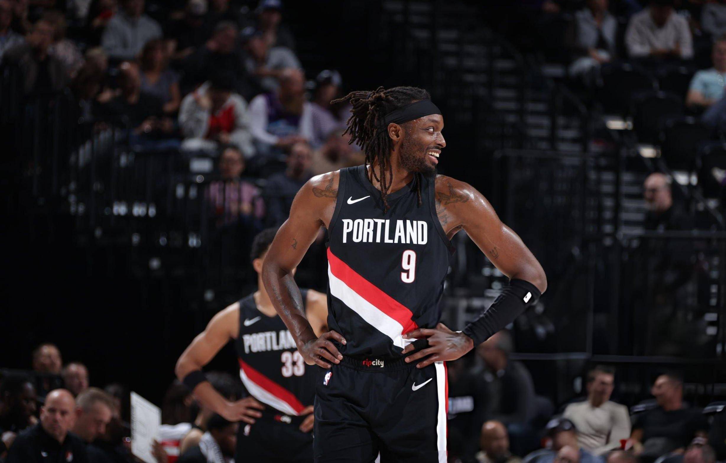 爵士队大破开拓者：主场的心理优势的简单介绍