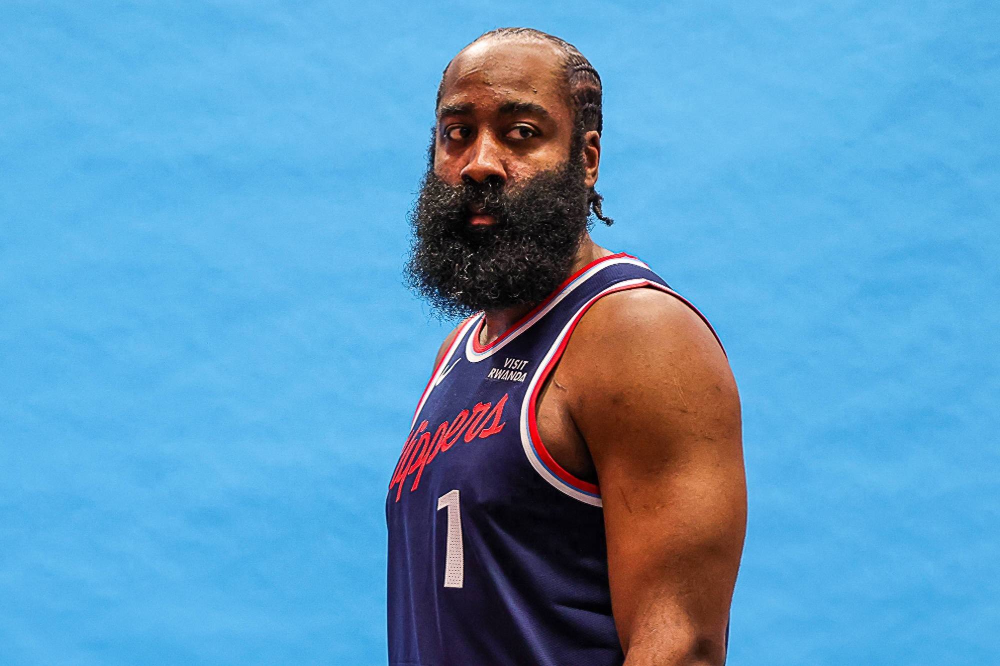 包含火箭遭遇魔术逆转，哈登个人表现突出的词条