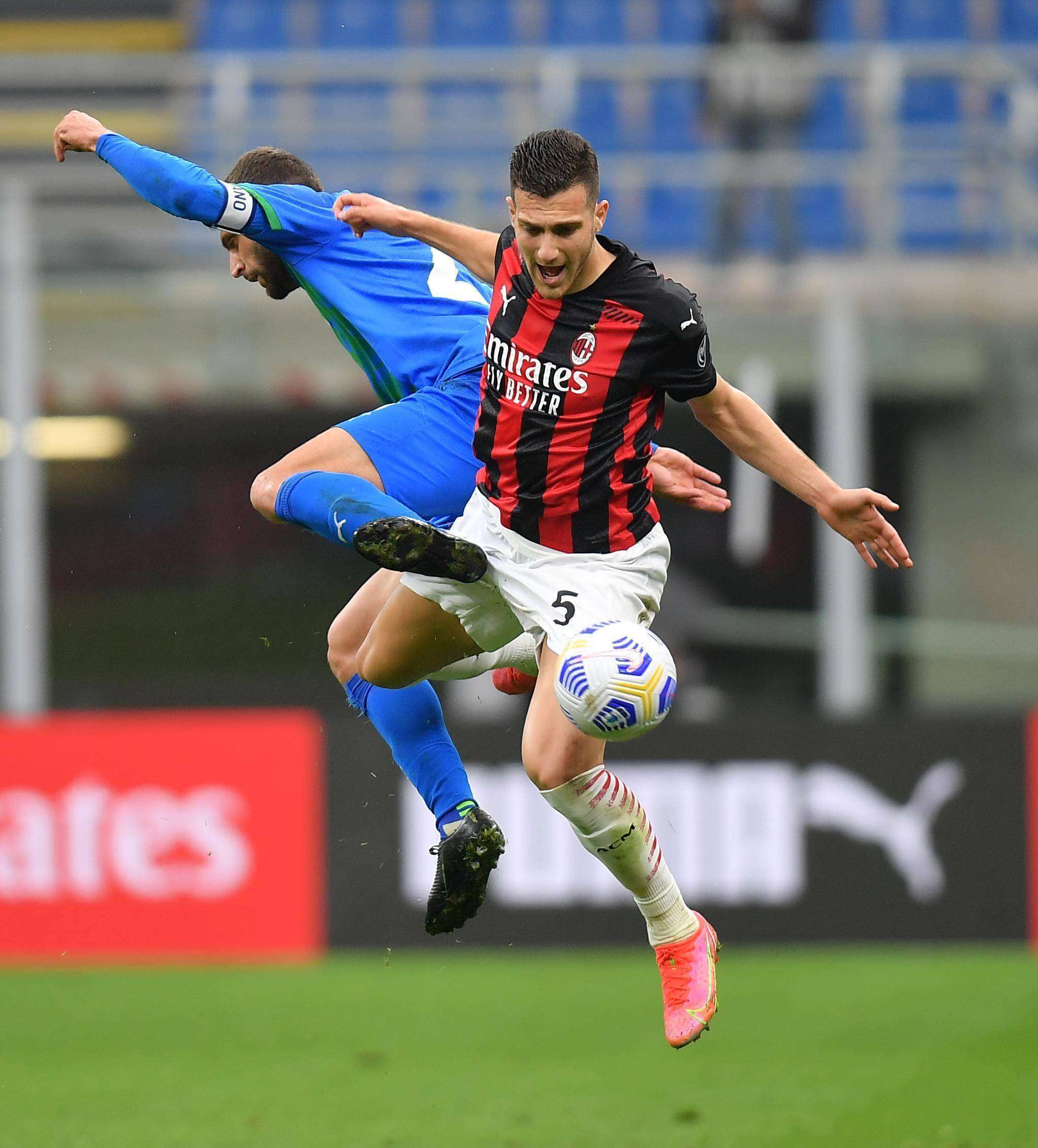 AC米兰球员受伤无法参加下一场比赛 AC米兰球员受伤无法参加下一场比赛