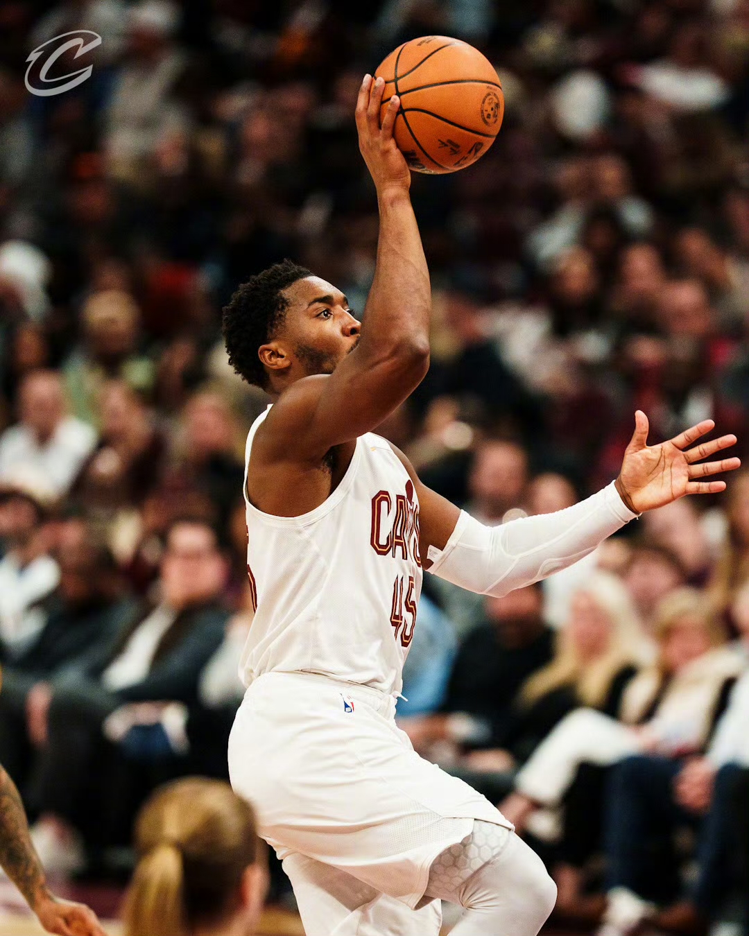 雄鹿主场惨败爵士,米切尔砍下生涯新高 雄鹿主场惨败爵士,米切尔砍下生涯新高