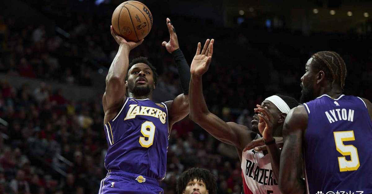 关于詹姆斯与湖人新秀共同训练,相互提升的信息 关于詹姆斯与湖人新秀共同训练,相互提升的信息