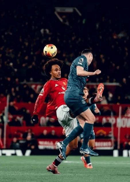 曼联主场失利,追赶节奏需加快 曼联主场失利,追赶节奏需加快