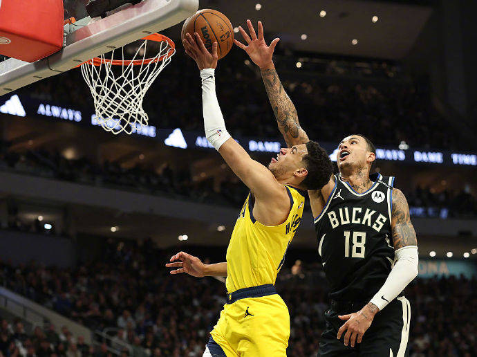 雄鹿队全力备战，新赛季背水一战