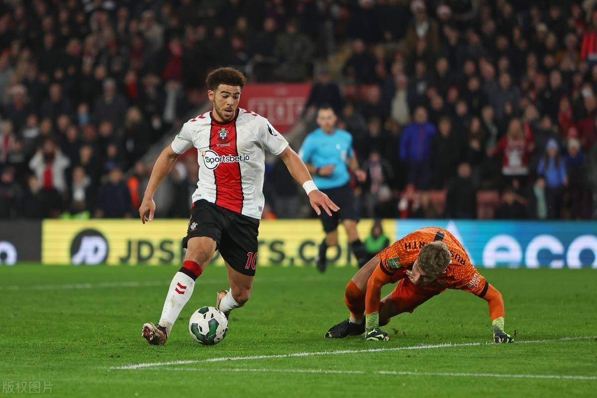 关于防守稳固,南安普顿客场取胜斯旺西的信息 关于防守稳固,南安普顿客场取胜斯旺西的信息