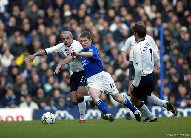 包含埃默顿主场大胜谢周三，接连取得胜利的词条