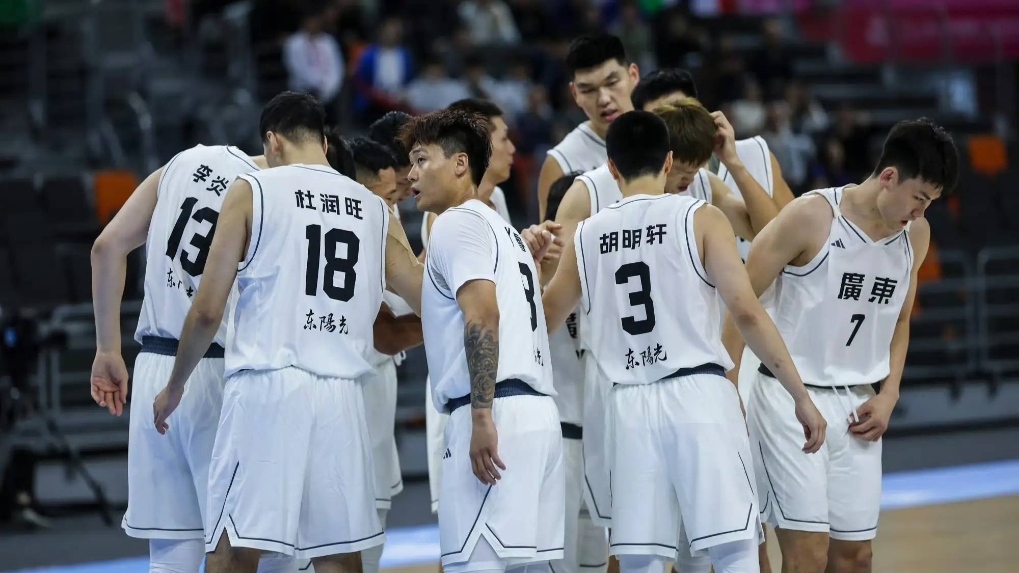 黑白之争广东队战胜广东豹队的简单介绍 黑白之争广东队战胜广东豹队的简单介绍