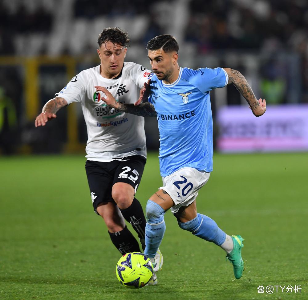 包含莱切主场逆转取胜，喜迎保级曙光的词条