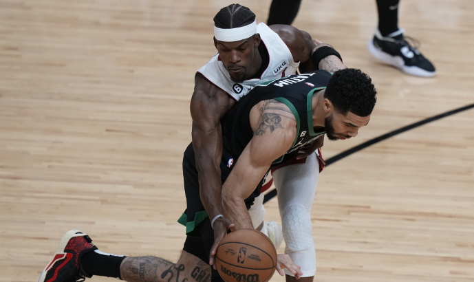 国王轻取凯尔特人，孙铭徽带队取胜