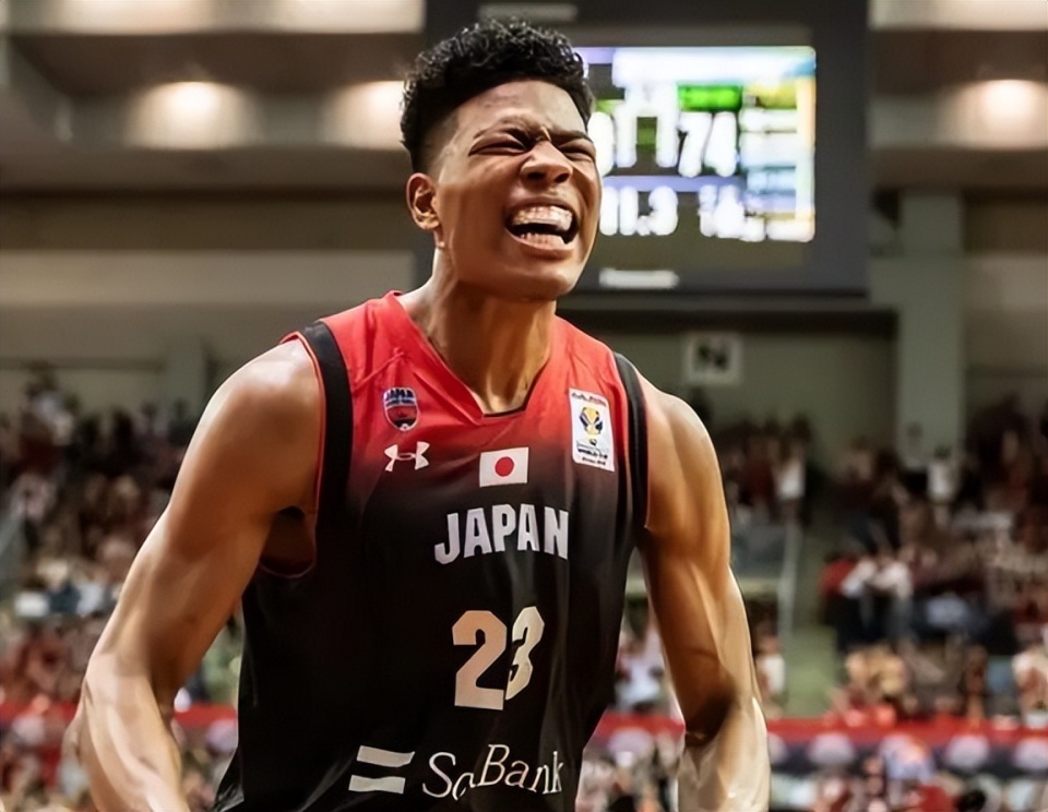 巴西男篮血洗菲律宾男篮，福克斯制霸全场的简单介绍