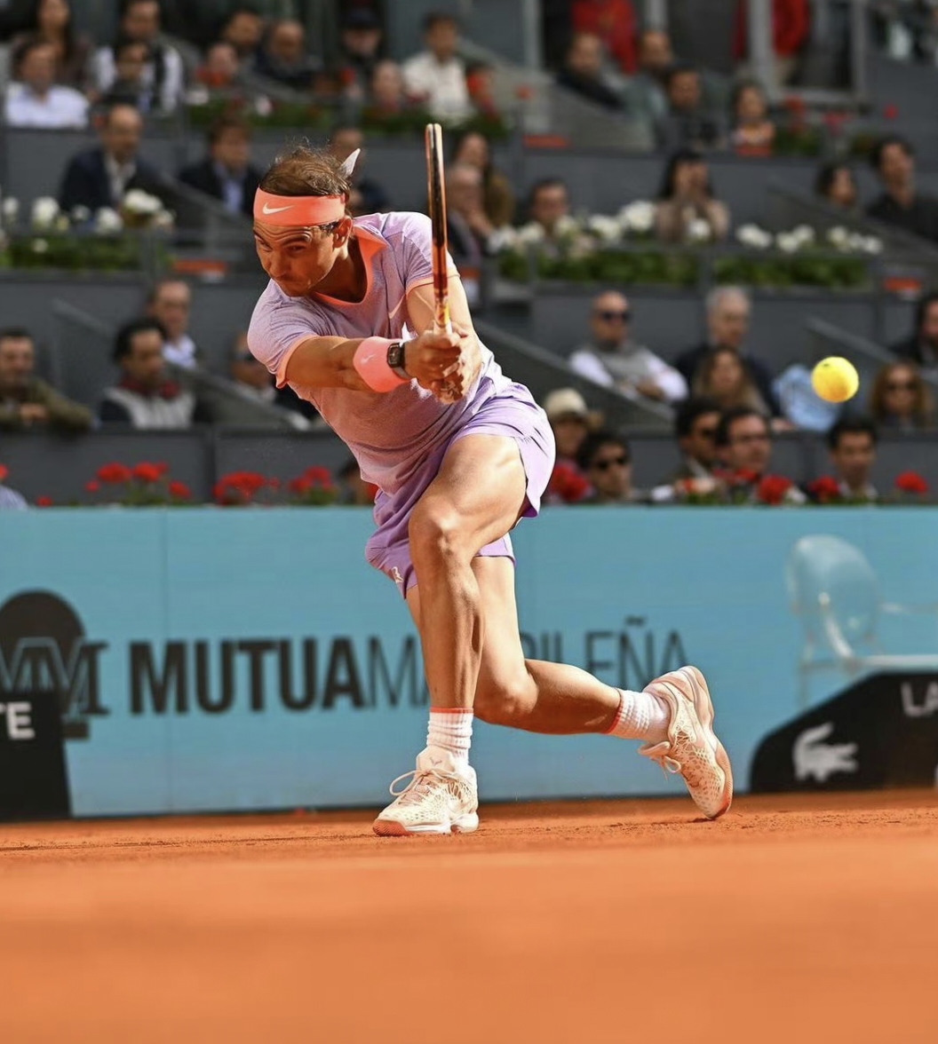 德国网球队完胜世界网球队，纳达尔绝境逆转的简单介绍