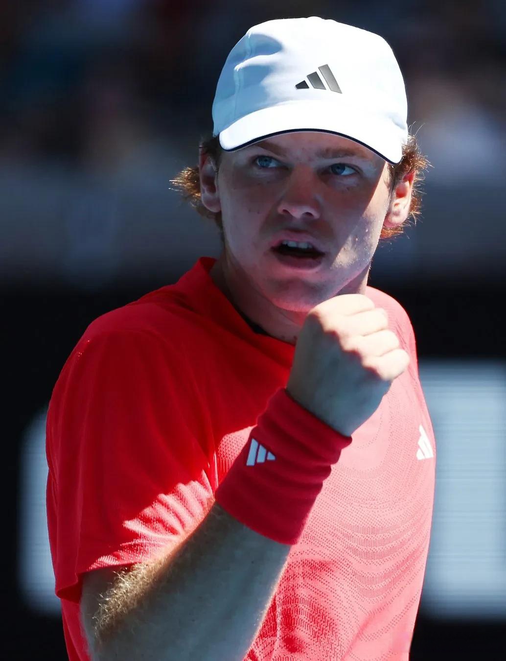 西班牙网球队逆转欧洲网球队，西西帕斯制霸全场的简单介绍