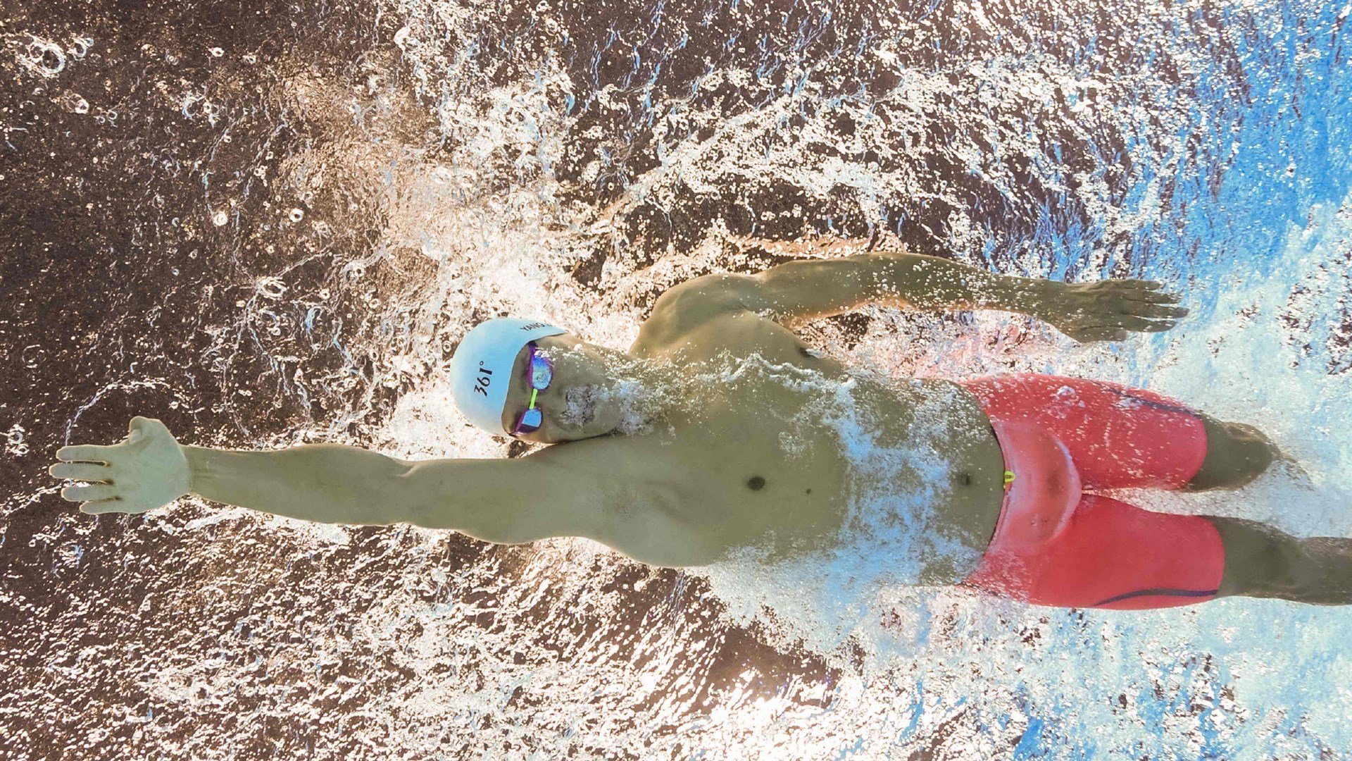 铁壁与烈焰，戈贝尔统治攻防，骑士强势踏过热火晋级