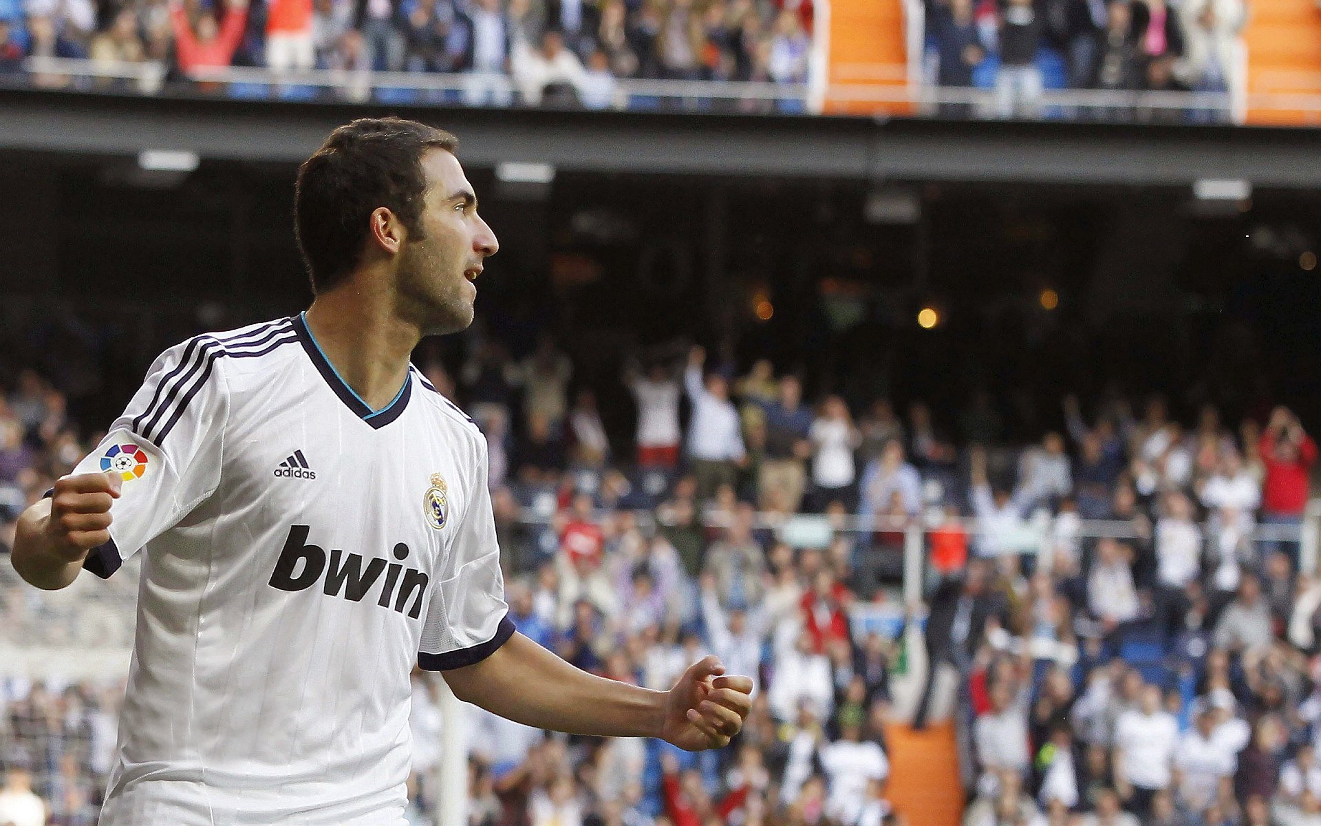 2026世界杯之夜，当篮球巨星照亮足球绿茵，哈登如何定义跨界价值